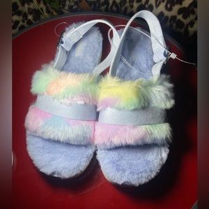 UGG Kulaburra by Ugg ‘Fuzz’d Out’ faux fur adj. straps rubber platform soles